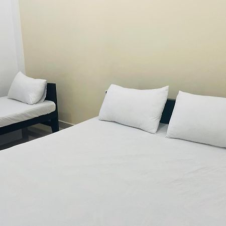Natraj Guest House Trincomalee Dış mekan fotoğraf