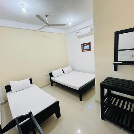 Natraj Guest House Trincomalee Dış mekan fotoğraf