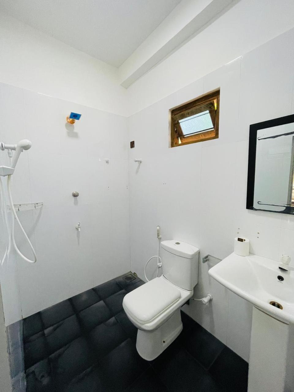 Natraj Guest House Trincomalee Dış mekan fotoğraf
