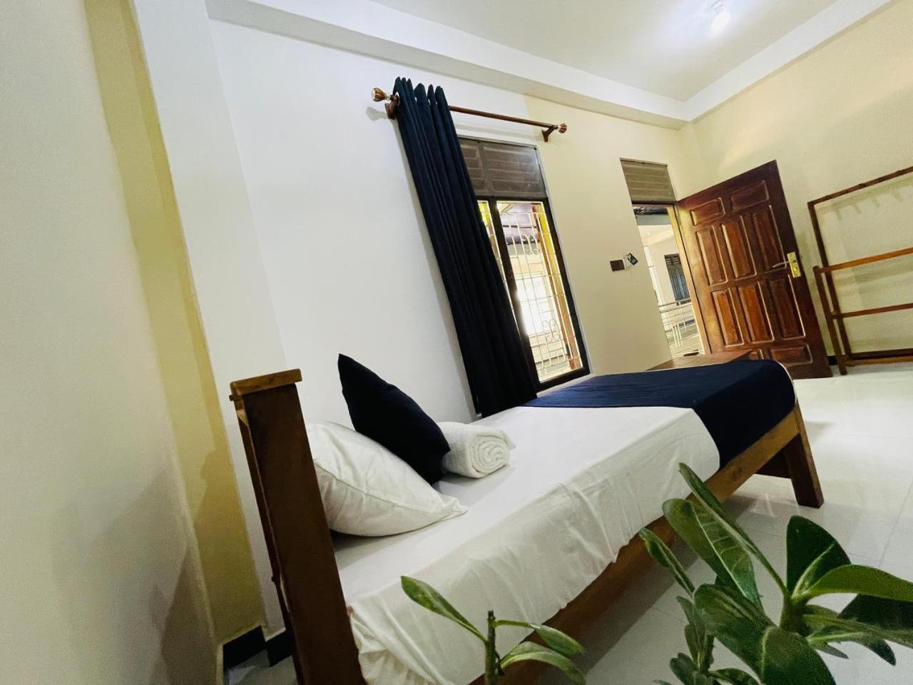 Natraj Guest House Trincomalee Dış mekan fotoğraf